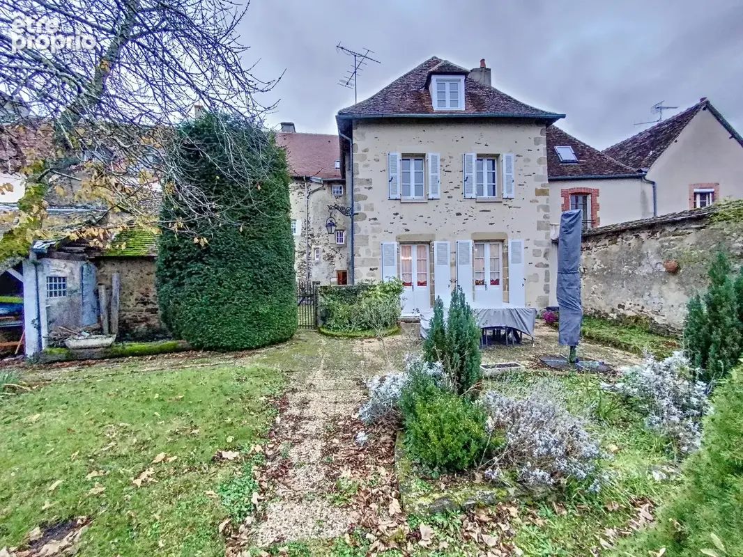 Grande Maison de ville de 249 m2 avec joli terrain de 859 m2. - photo 6