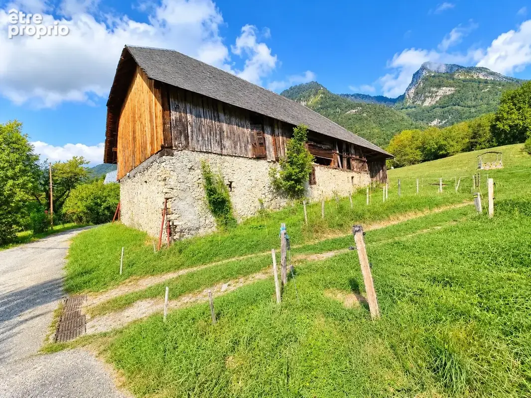 Photo Maison à Mercury au prix de 160 000€