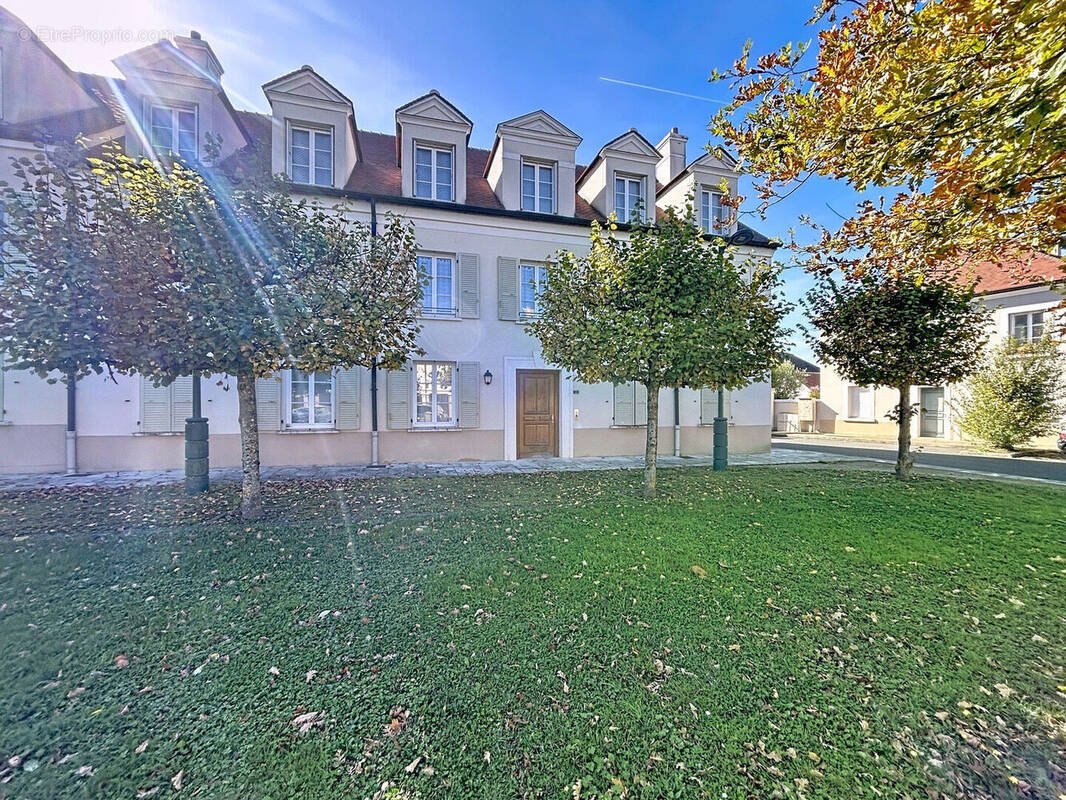 Appartement à BAILLY-ROMAINVILLIERS