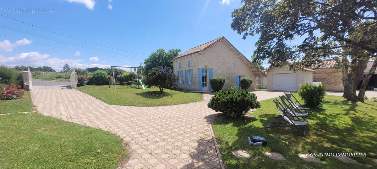 Maison à MIRAMBEAU