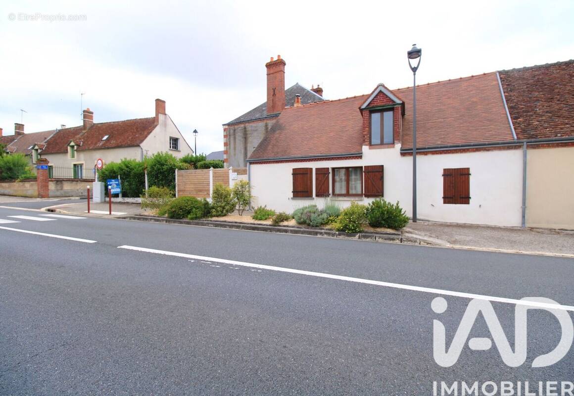 Photo 1 - Maison à DAMPIERRE-EN-BURLY