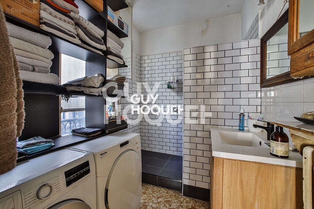 Appartement à PARIS-10E