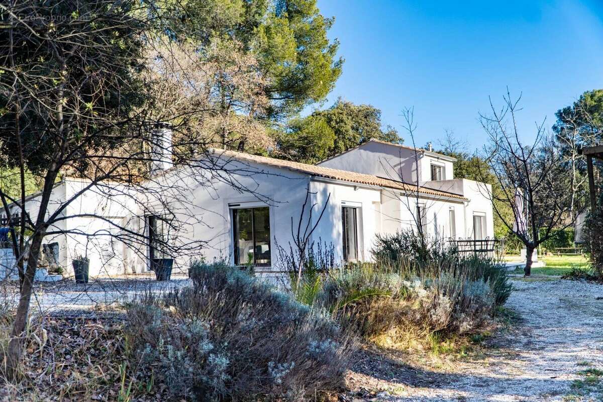 Maison à POURRIERES