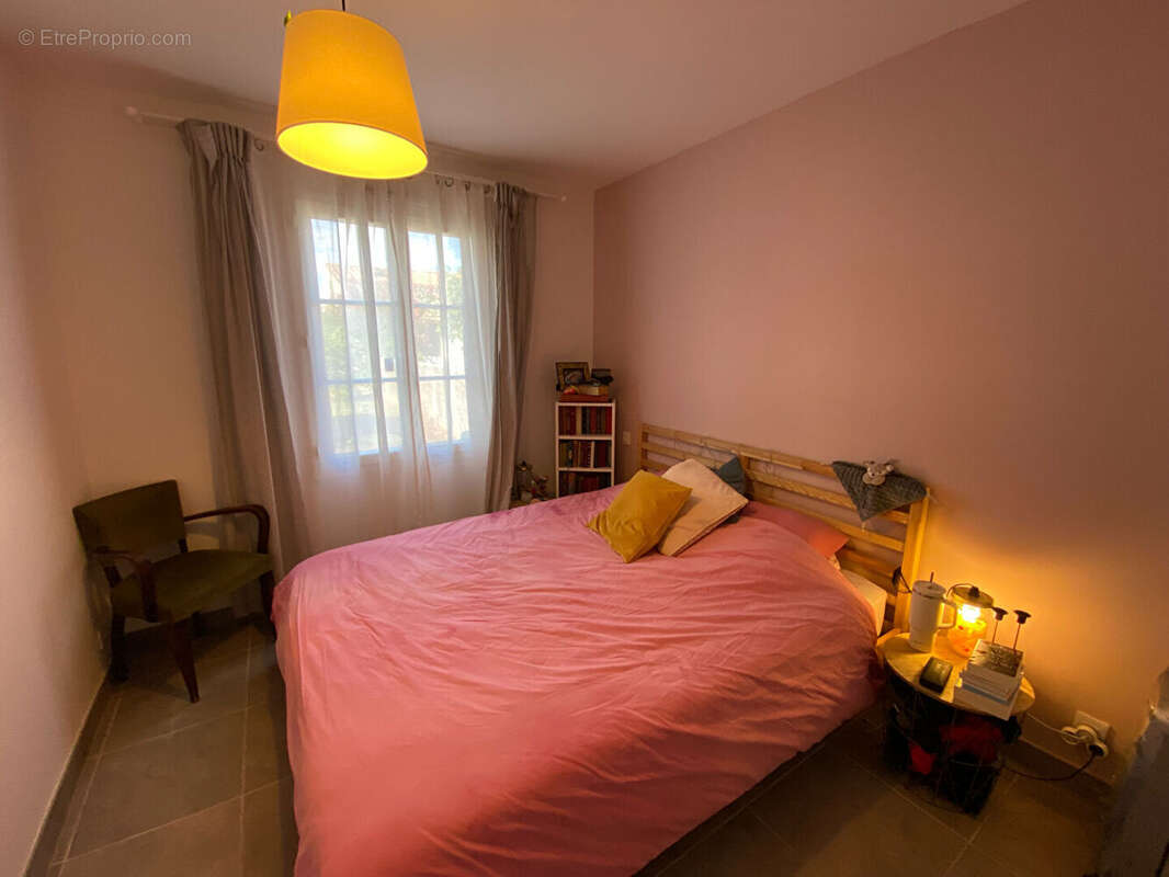 SAINT DENIS - très belle Villa de 2018 - 6 chambres - 153 m2 - photo 13