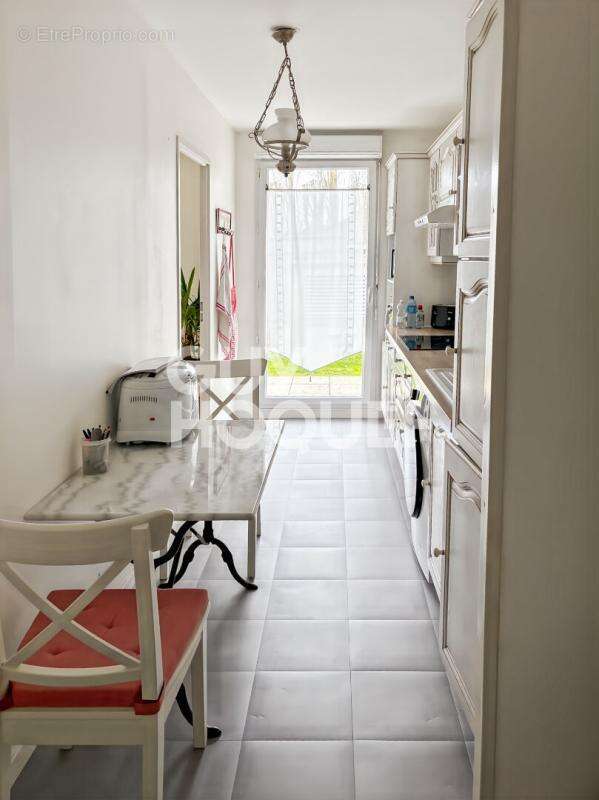 Appartement Lacroix St Ouen 3 pièce(s) 72 m2 - photo 4