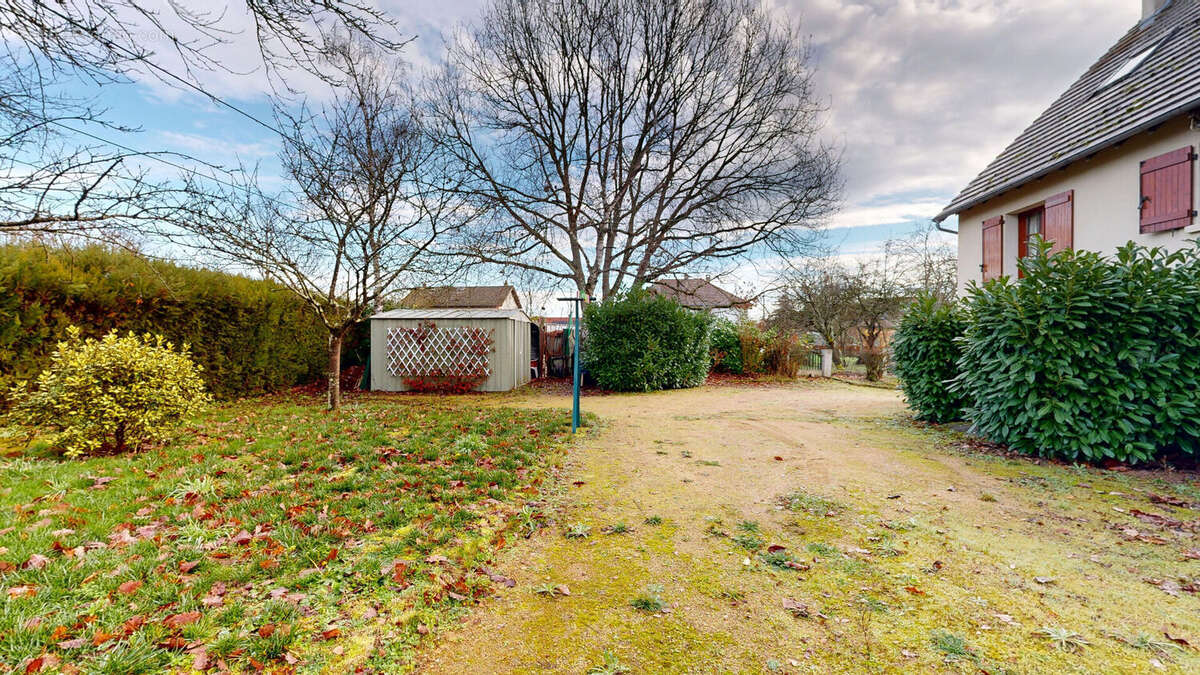 Maison à NEUILLY-LE-REAL