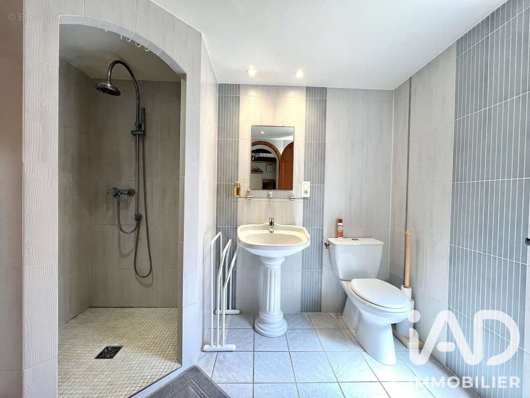 Maison 202 m² à Bouchet  - photo 6