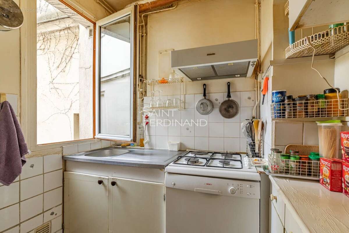 Appartement à PARIS-17E