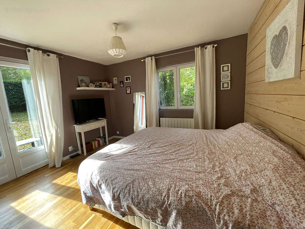 Maison à LES ESSARTS-LE-ROI