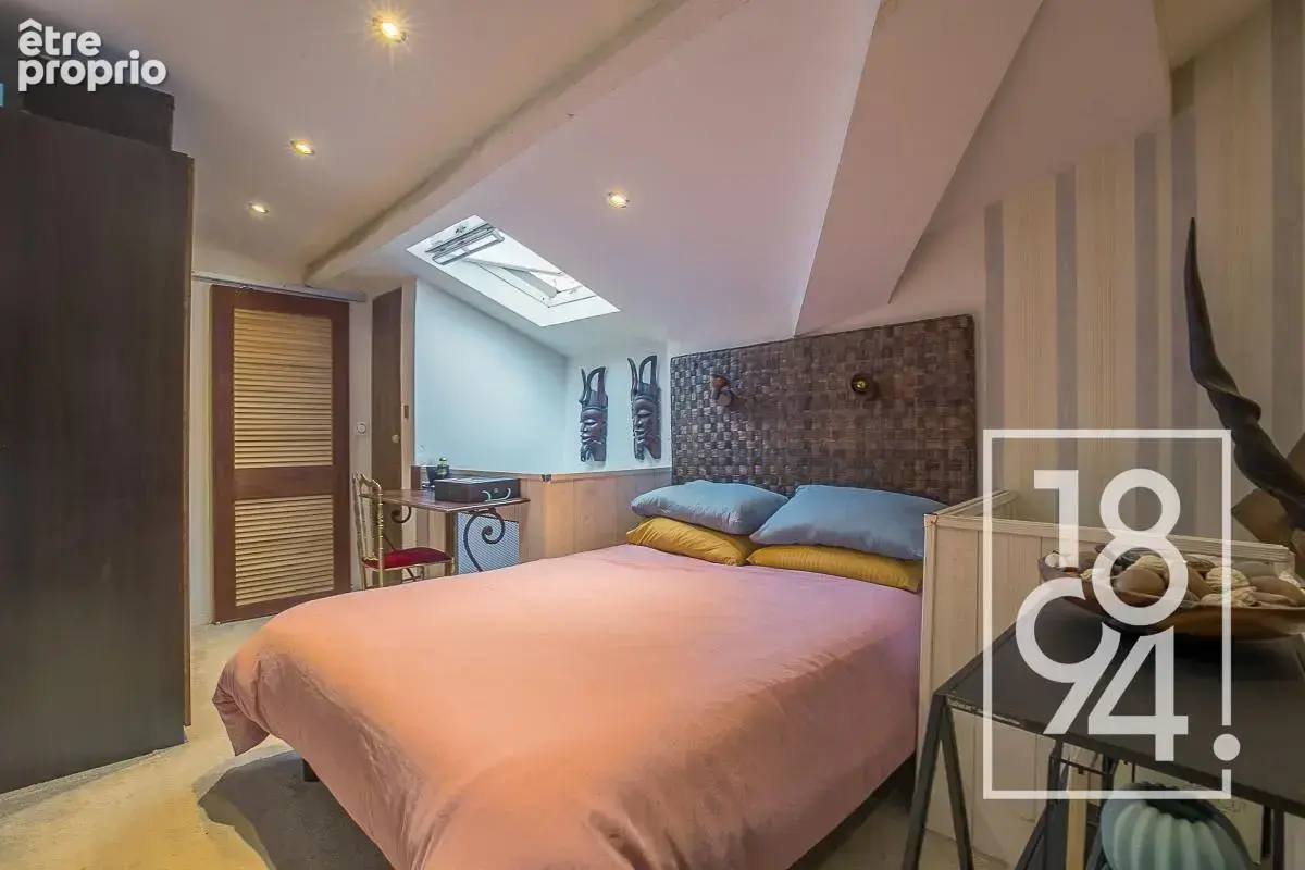 Appartement atypique t2 cours julien-la plaine - photo 4