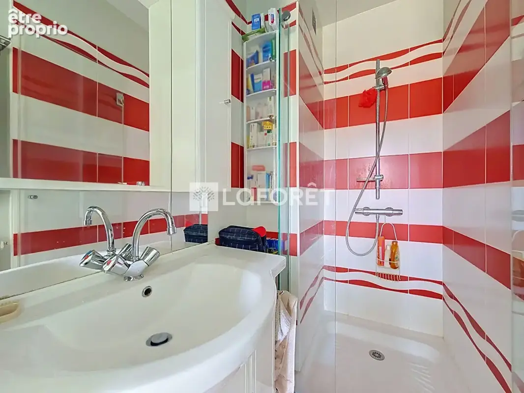 Exceptionnel, Appartement familial de 120 m² avec toit-terrasse de 200 m². - photo 9