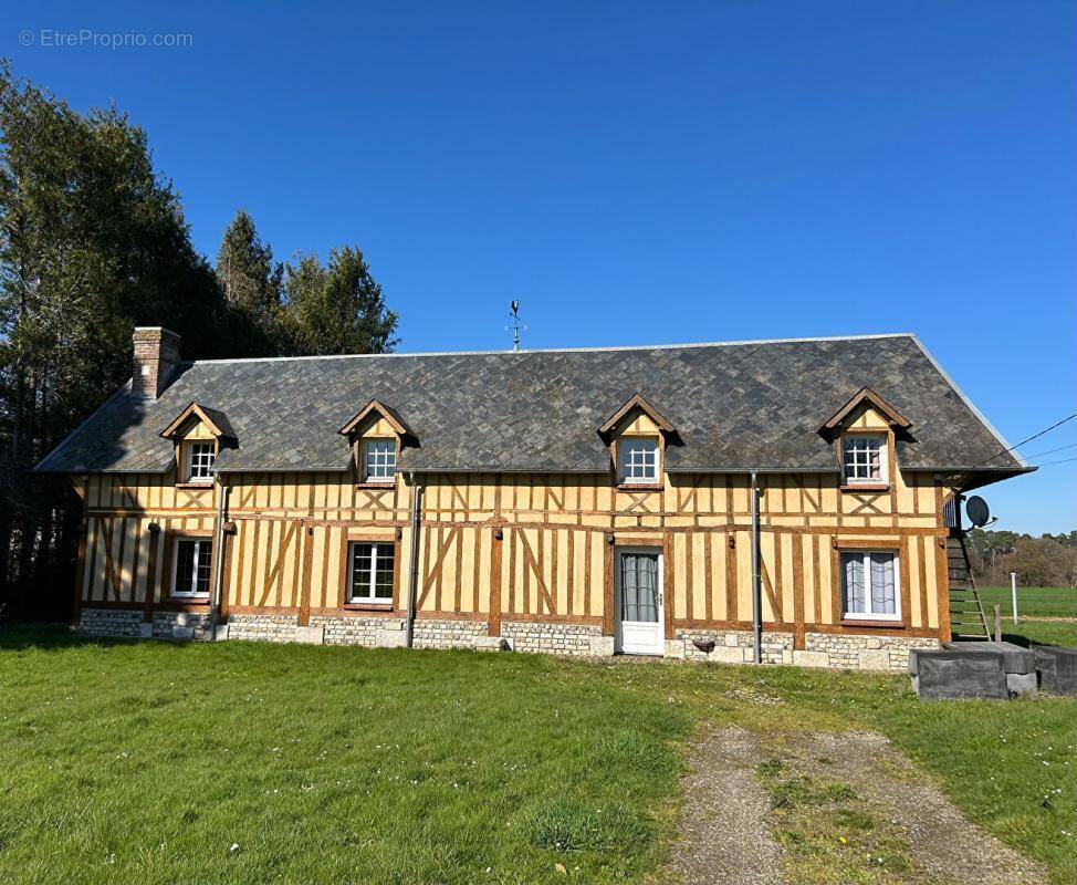 Maison à LA HAYE-DE-ROUTOT