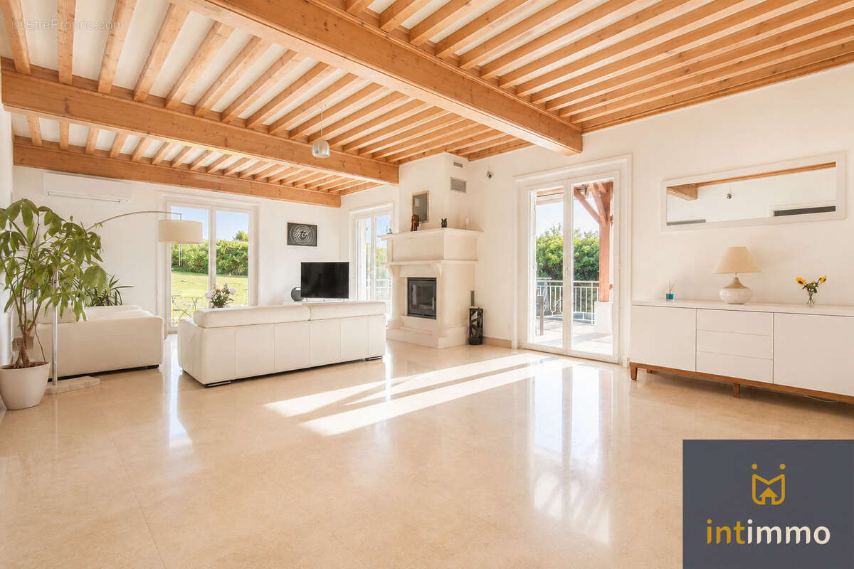 Maison à ROCHETOIRIN