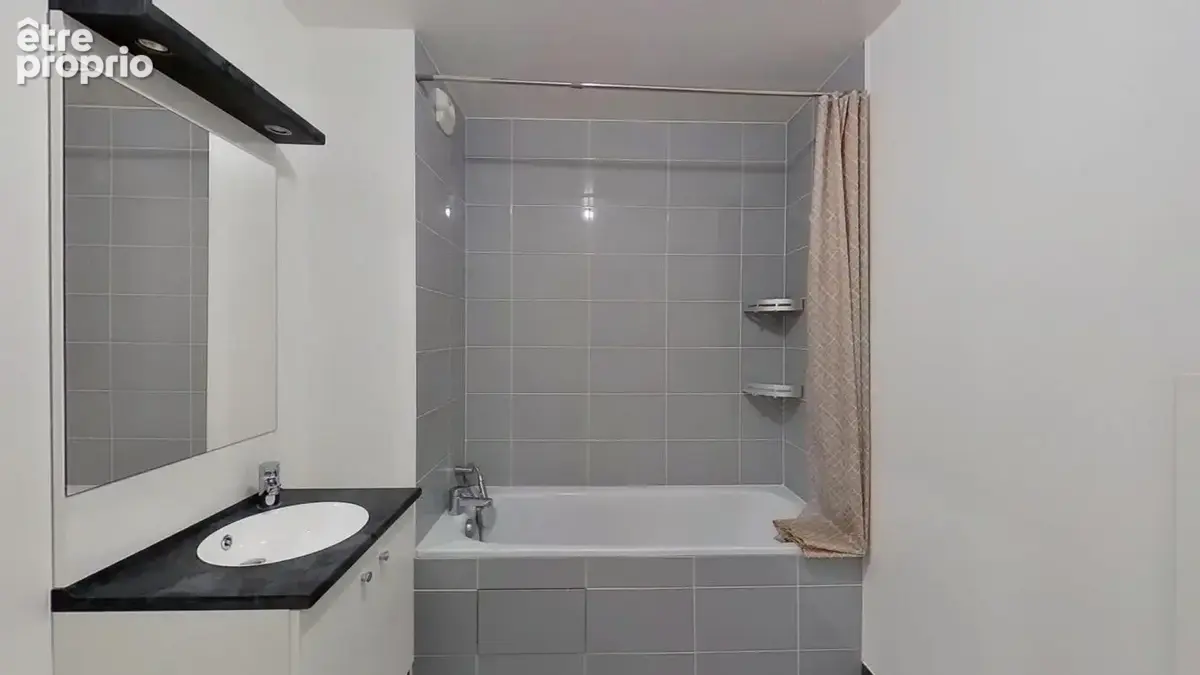 Appartement 3 pièces traversant avec balcon – Quartier des Coutures – Métro Robespierre à 400 m - photo 17