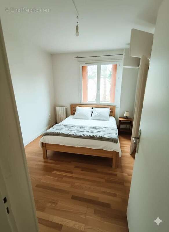 Appartement à SAINTE-GENEVIEVE-DES-BOIS