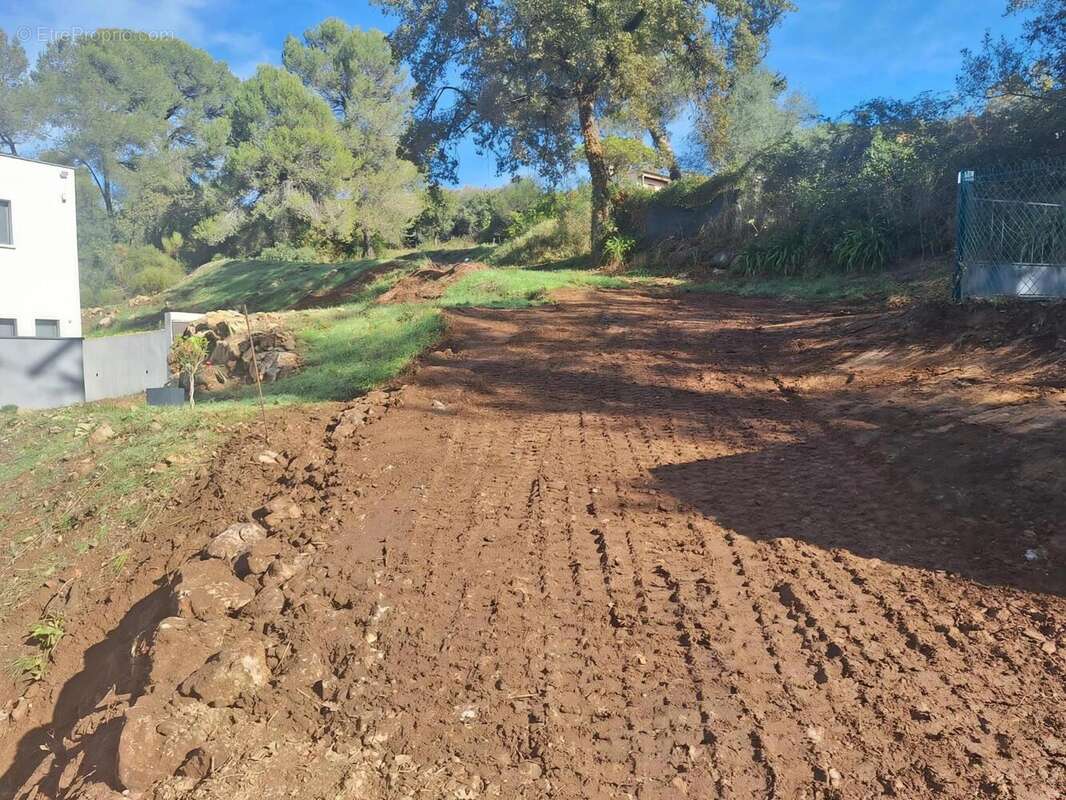 Photo 2 - Terrain à LA GAUDE