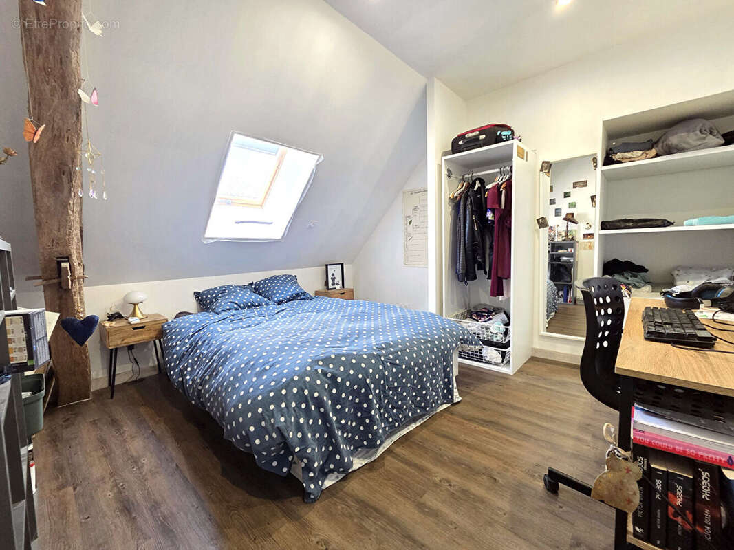 Maison à COMMENAILLES