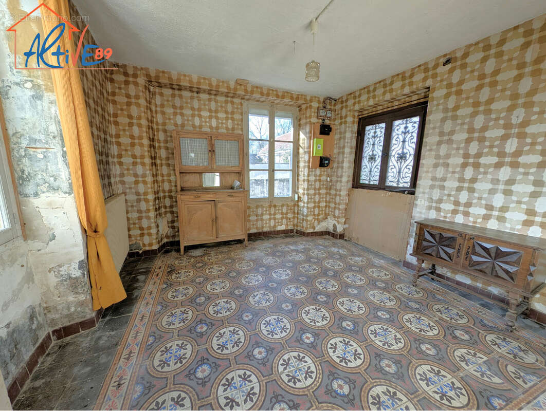 Maison à ESCAMPS