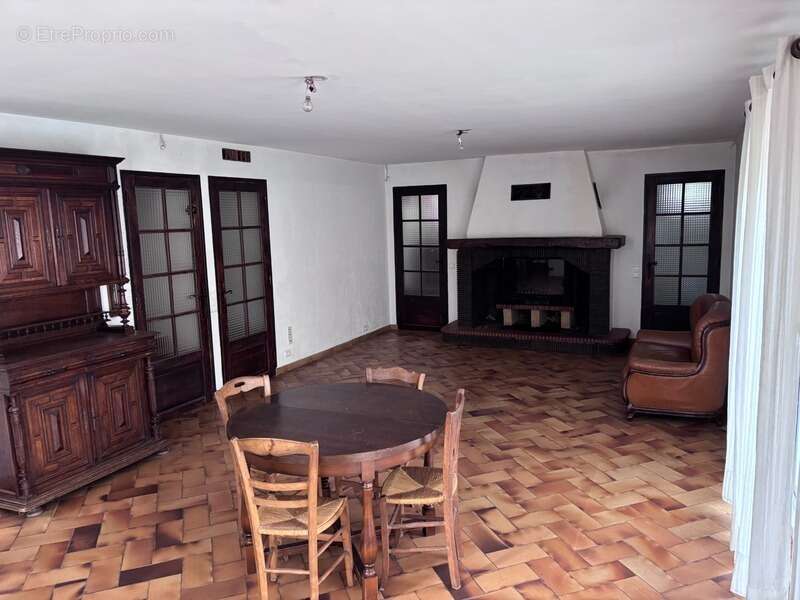 Maison à LA ROQUEBRUSSANNE