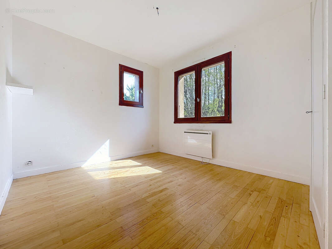 Maison à SAINT-GENIS-LAVAL