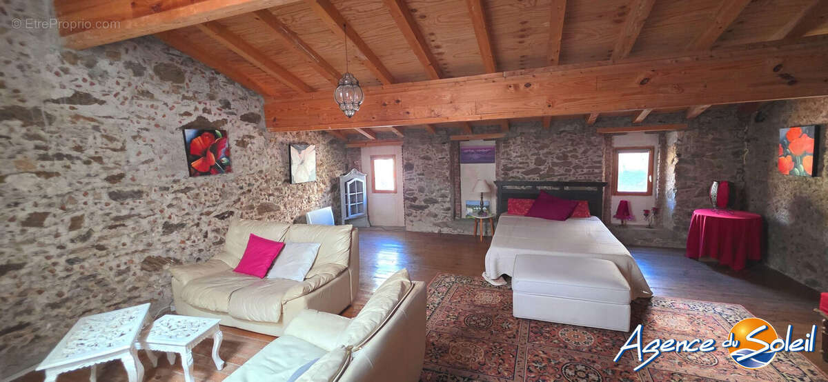 Maison à LATOUR-DE-FRANCE