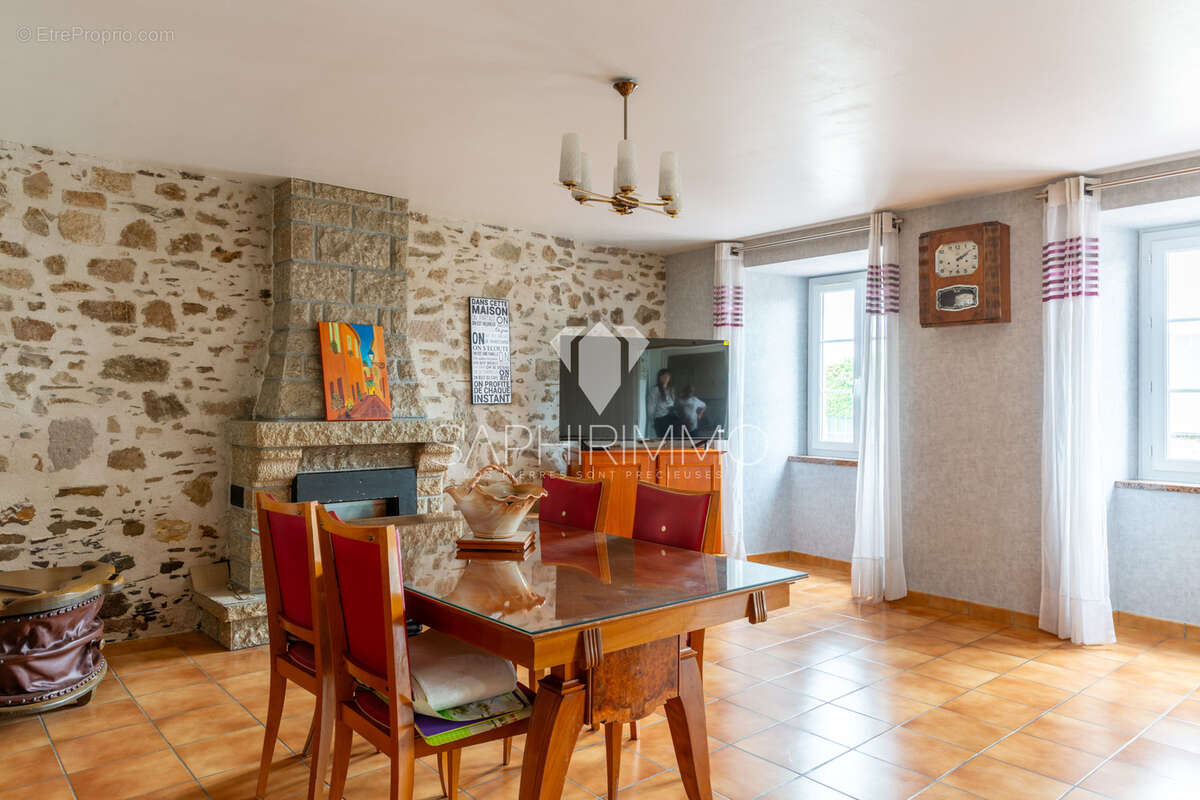 Maison à SAINTE-FEREOLE