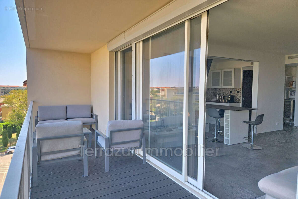 Appartement 57 m² à Antibes  - photo 4