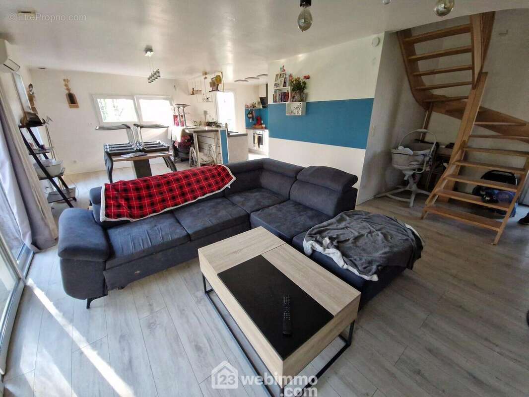 Autre angle de vue - Maison à LA ROCHE-SUR-YON