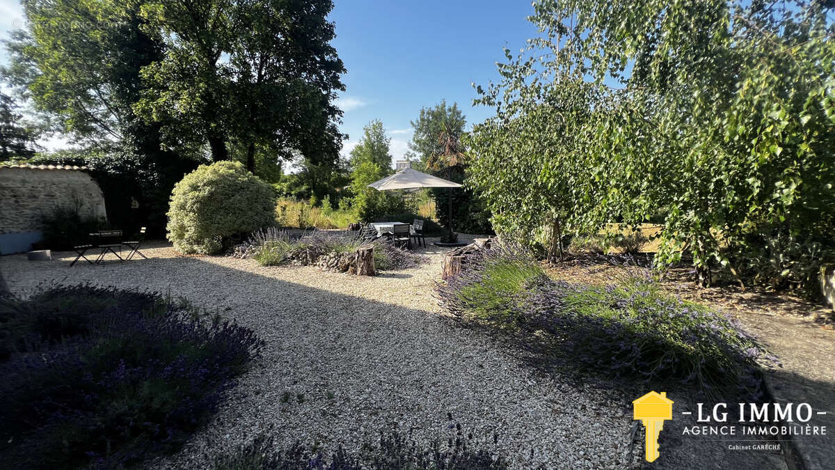Charentaise de charme rénovée, 5 chambres, gîte,  jardin proche Mirambeau - photo 20