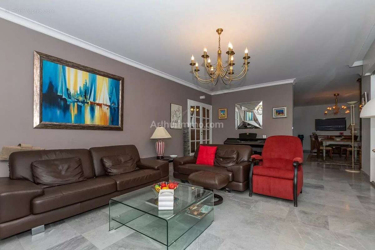 Maison à SAINT-CLAIR-DE-LA-TOUR