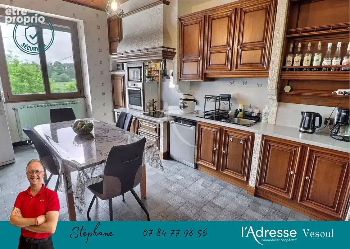 Maison mitoyenne de village avec 5 chambres et plus - photo 5