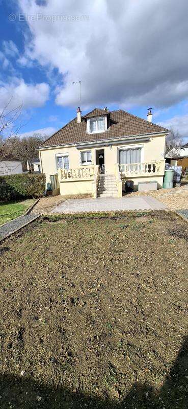 Maison à PARCAY-MESLAY