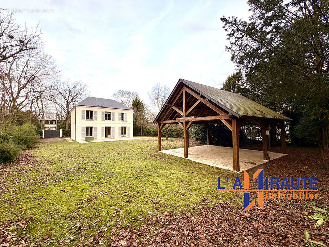 Maison à MAISONS-LAFFITTE