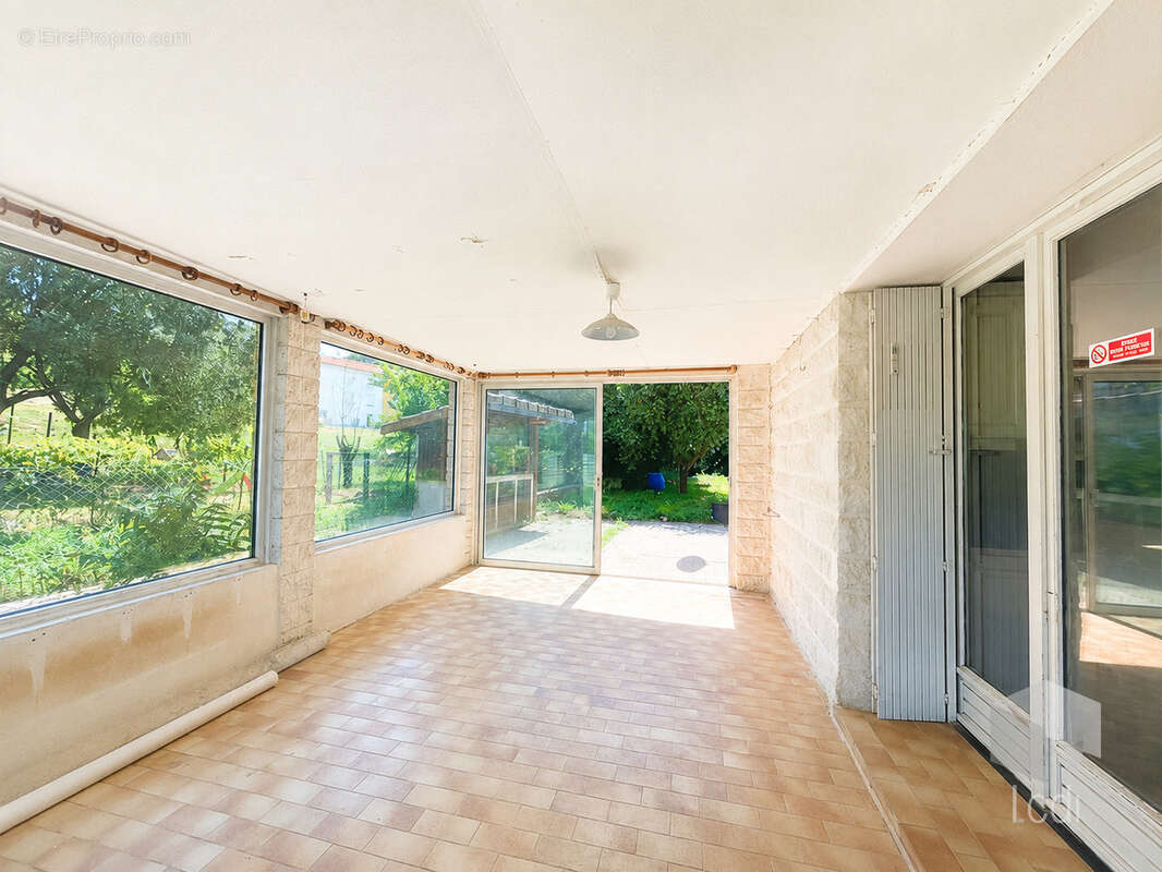 LE TEIL, Maison de 278 m2 divisée en 2 logements - photo 6