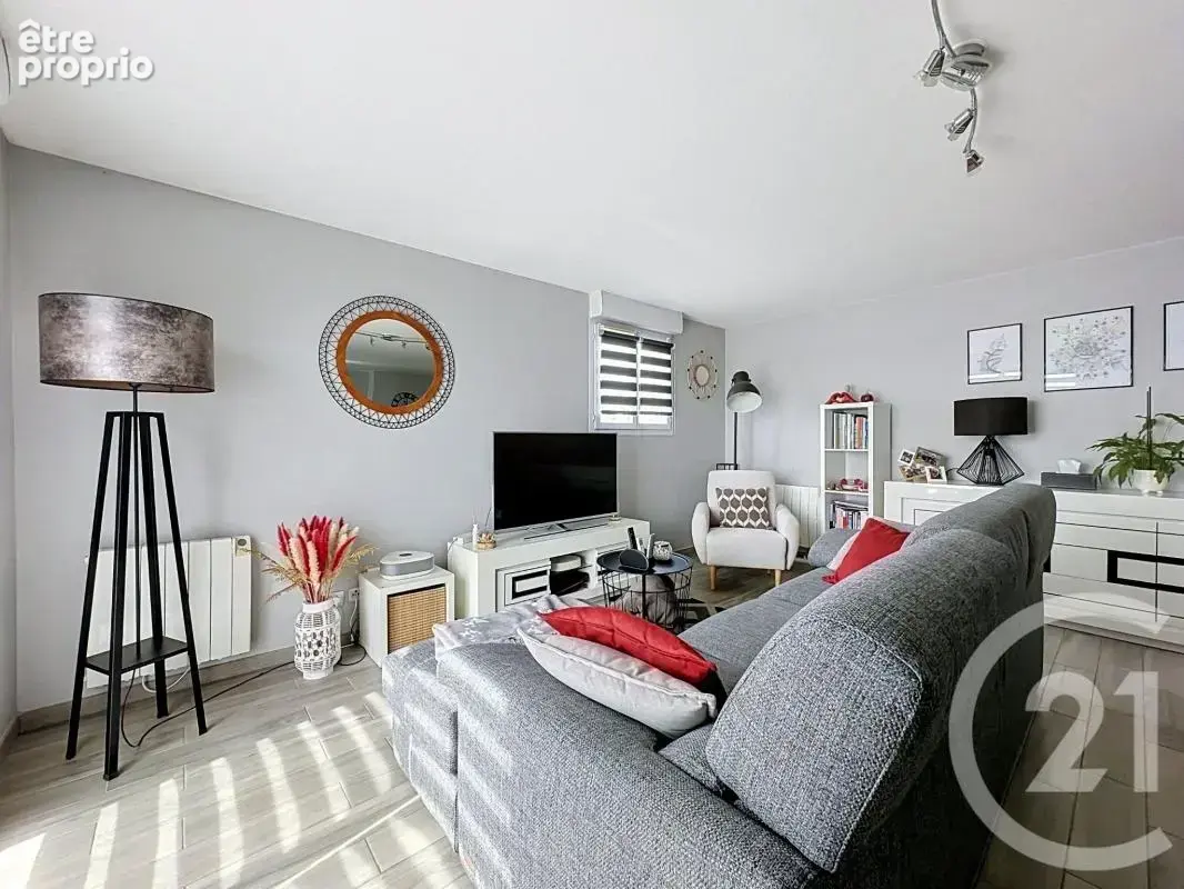 Appartement 4 pièces 89 m² à vendre à Grigny (69520) - photo 2
