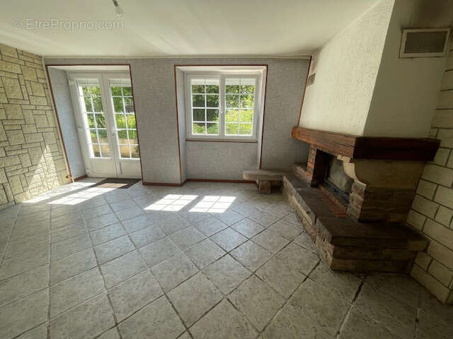 Maison à SAINT-VALBERT