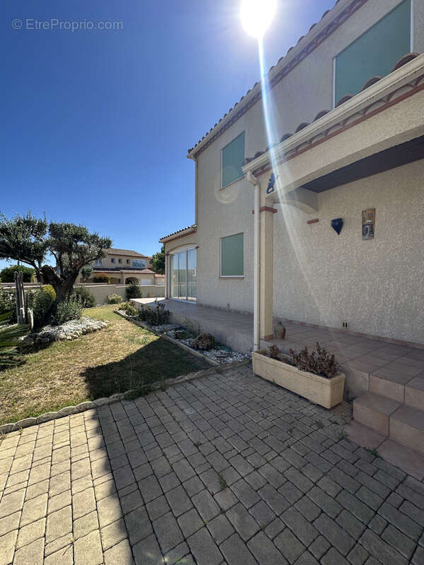 Belle villa 4 faces à vendre à SAINT CYPRIEN (66750), 3 chambres, garage, terrasse, grand terrain - photo 17