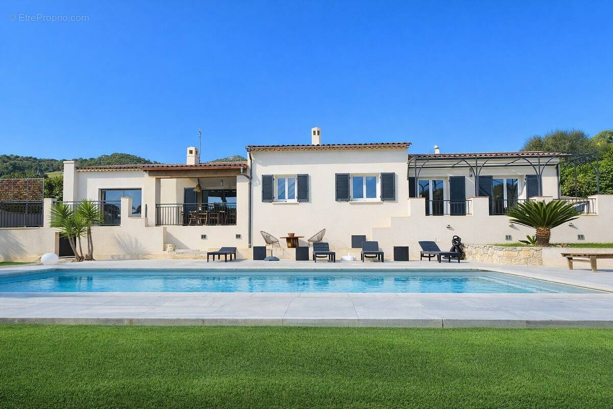 Maison à TOURRETTE-LEVENS