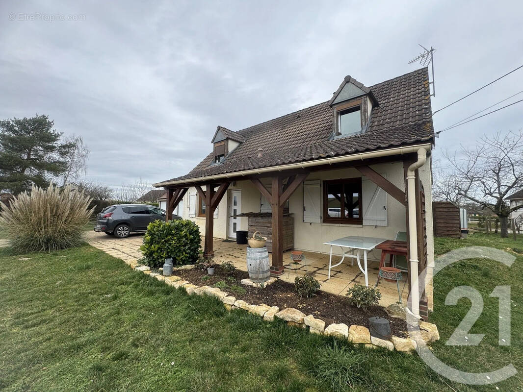 Maison à LUCY-SUR-YONNE