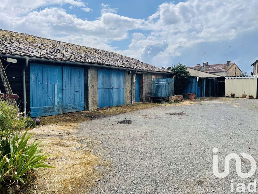 Photo 2 - Maison à CERNUSSON