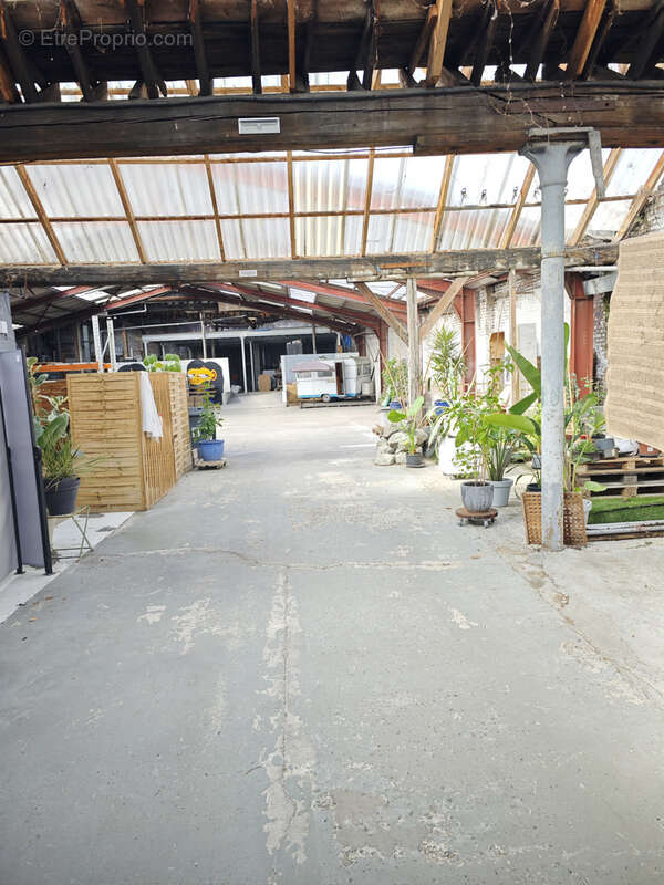 À vendre ensemble immobilier professionnel de 4 060 m2 sur 5 506 m2 de terrain - photo 3