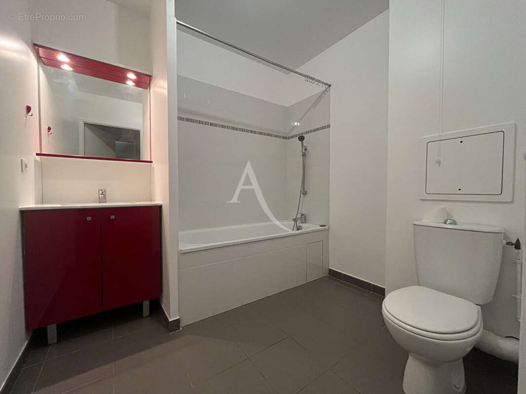 DOURDAN - Proche centre-ville, F2 avec jardin ! - photo 6
