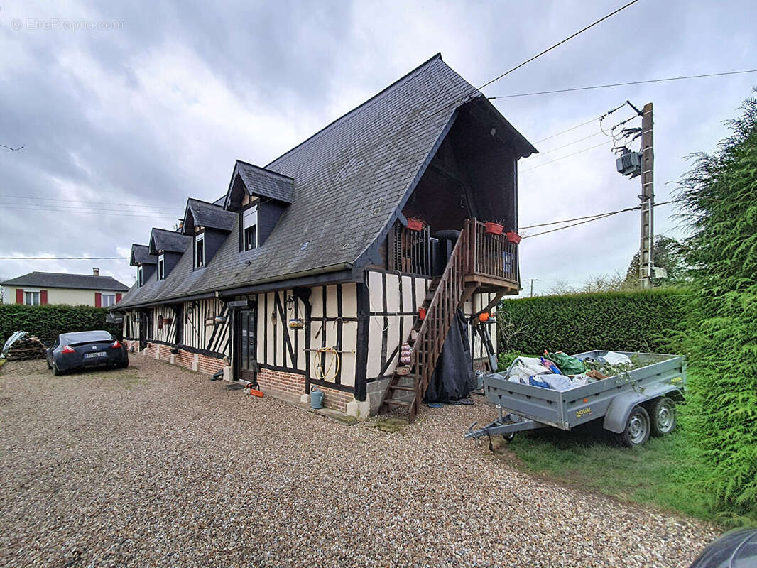 Maison à SAINT-GEORGES-DU-VIEVRE