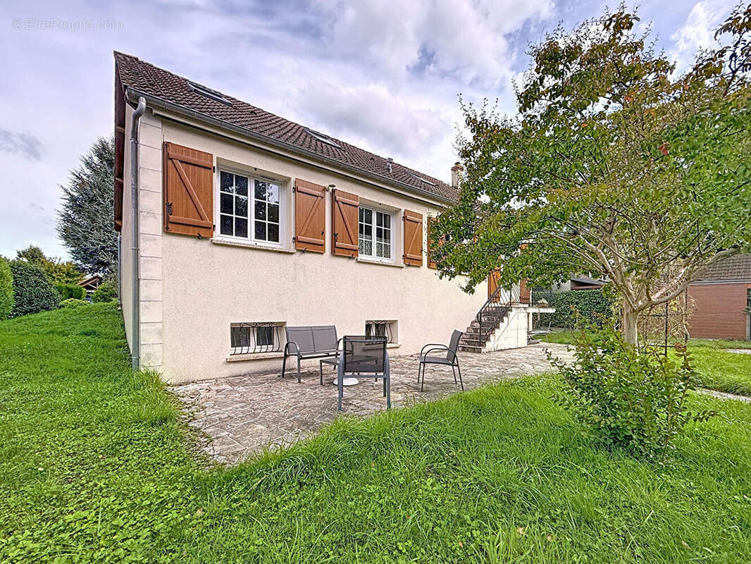 Maison à CHOUZY-SUR-CISSE