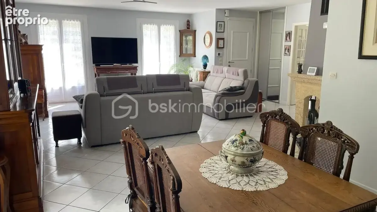 Maison sur sous-sol complet rénovée avec soins sur 3532 m² de terrain non clos - photo 7