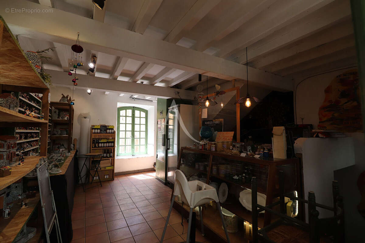 Commerce à MOUSTIERS-SAINTE-MARIE