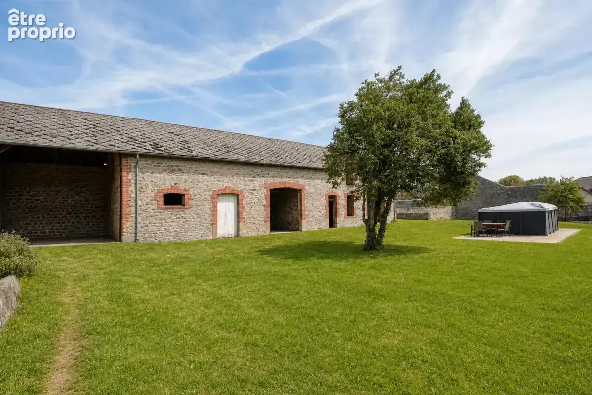 Maison spacieuse de 469 m² à Marsac, 16 pièces - photo 6