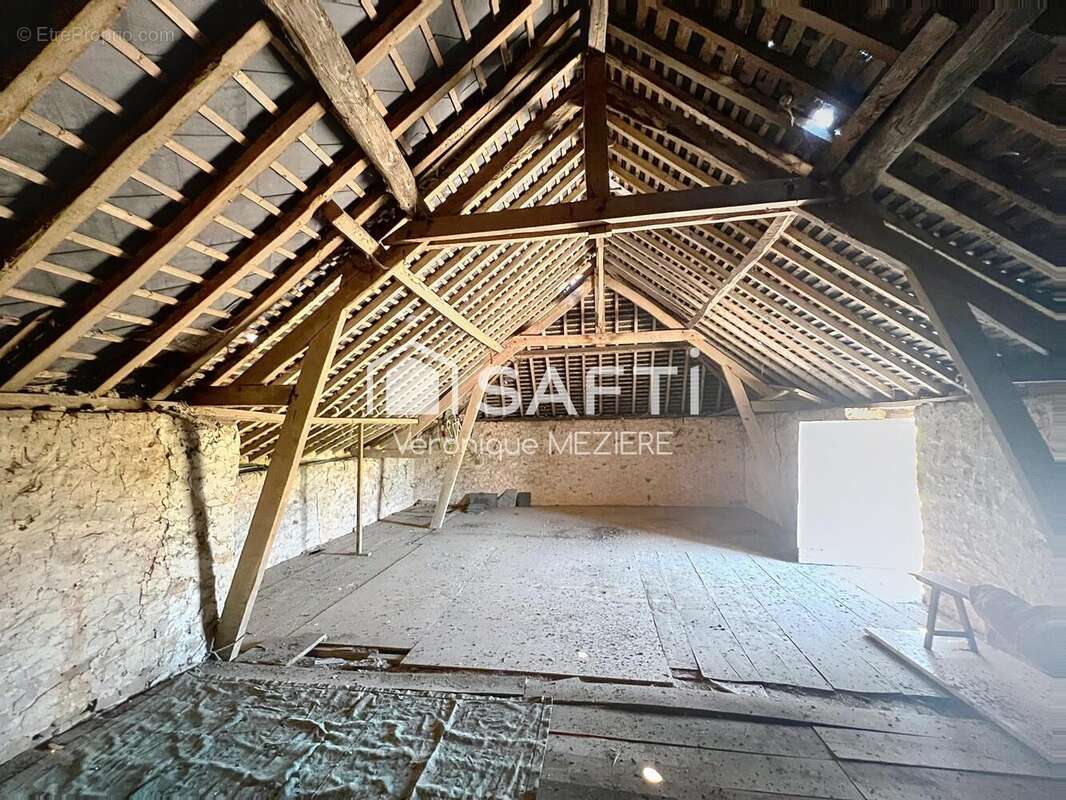 Photo 8 - Maison à NEUVILLETTE-EN-CHARNIE
