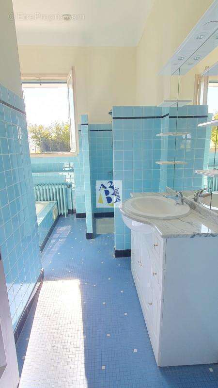 Maison à MAGNAC-SUR-TOUVRE