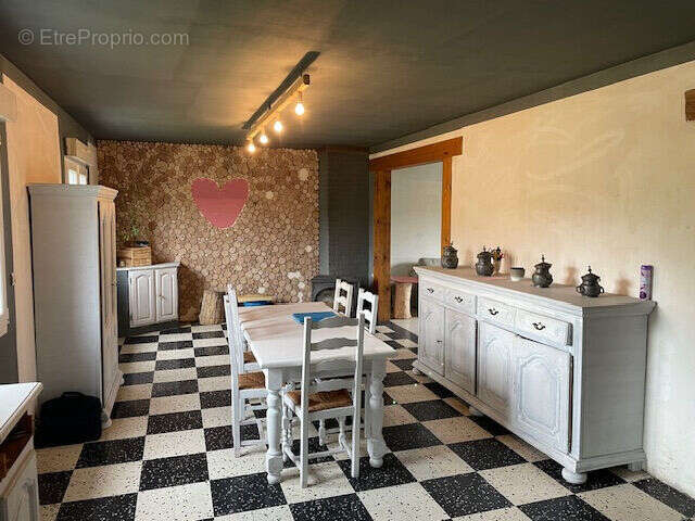 Maison à BEAURAINVILLE